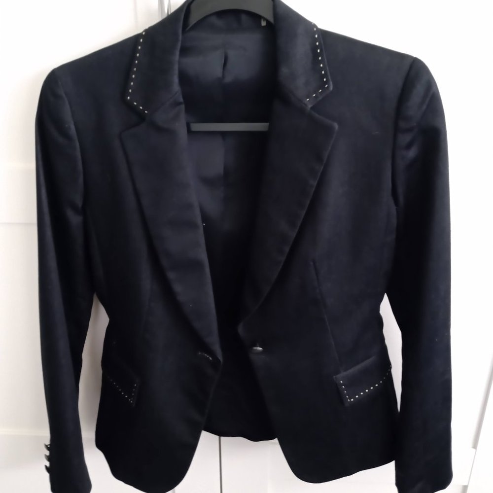 Kenar suit dark gray black with cute stitch details and slight stretch